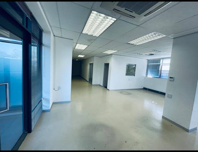 133M² OFFICE TO LET IN FOURWAYS
